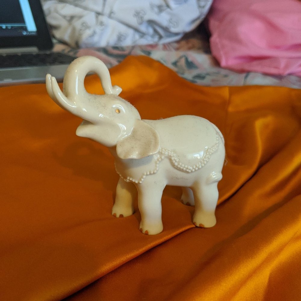 Lennox Elephant